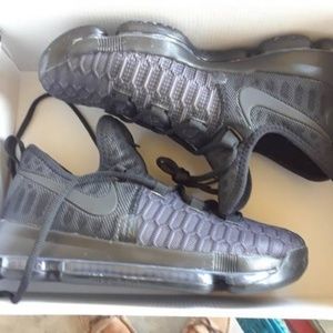 KD 9 size 7.5 womens or 6 youth